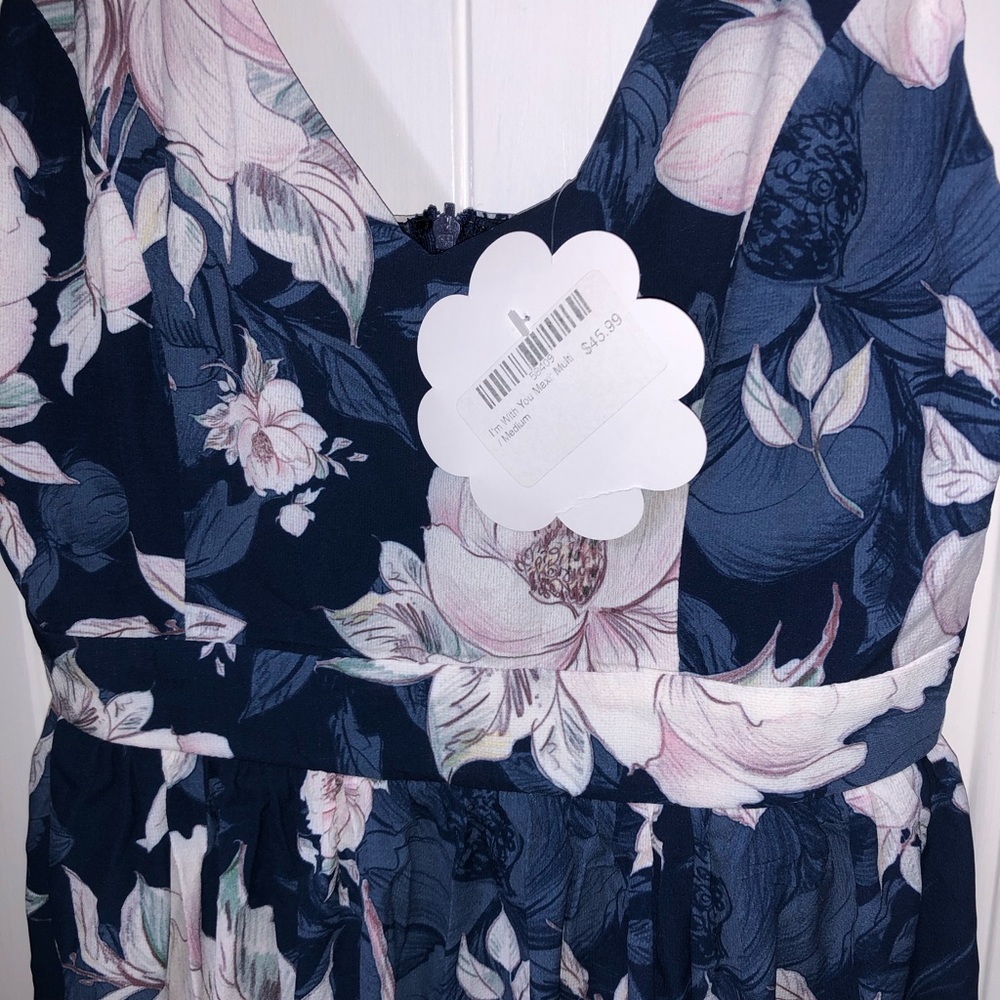 I’m With You Maxi Dress - Picture 2 of 5